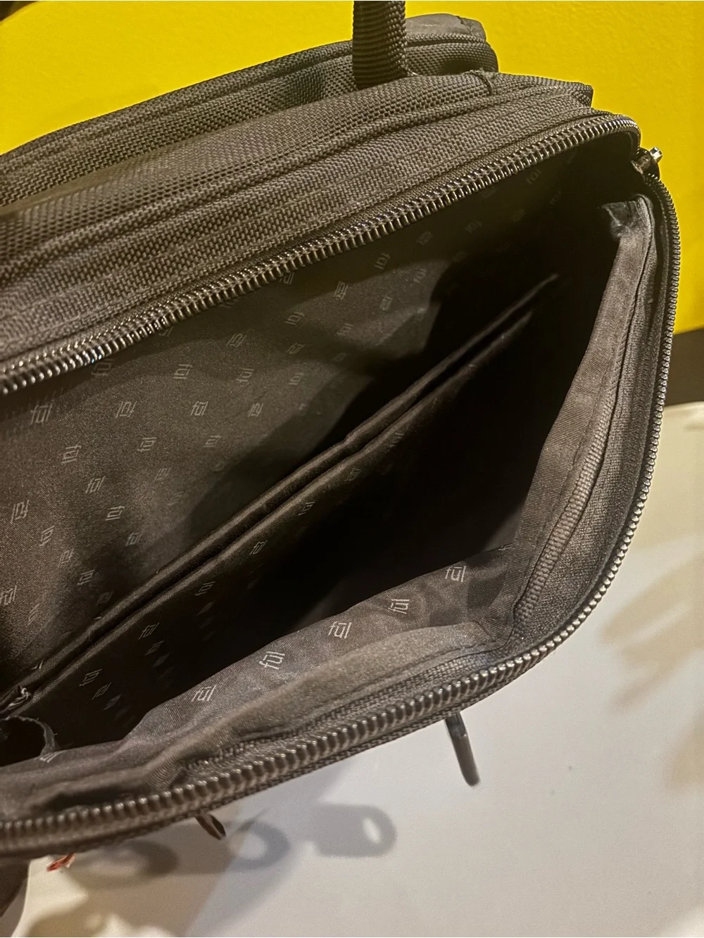 Laptop Messenger Bag in Gray and Black0623